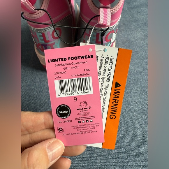 Hello Kitty Winter Snow Boots Toddler Girls SZ 9 Pink Velcro Closure Warm New - Picture 7 of 8